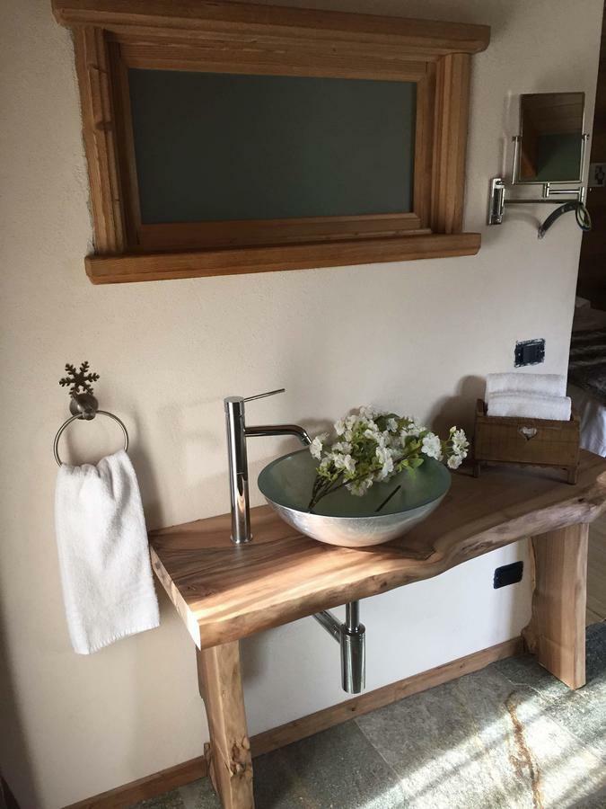 Lthorses & Dreams Bed and Breakfast La Thuile Exteriör bild